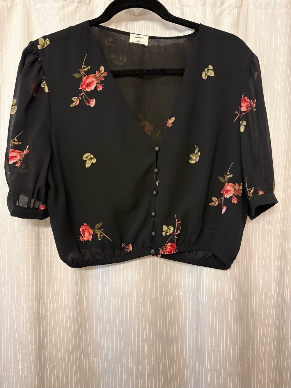 Wilfred Black Floral V-Neck Button Crop Blouse
